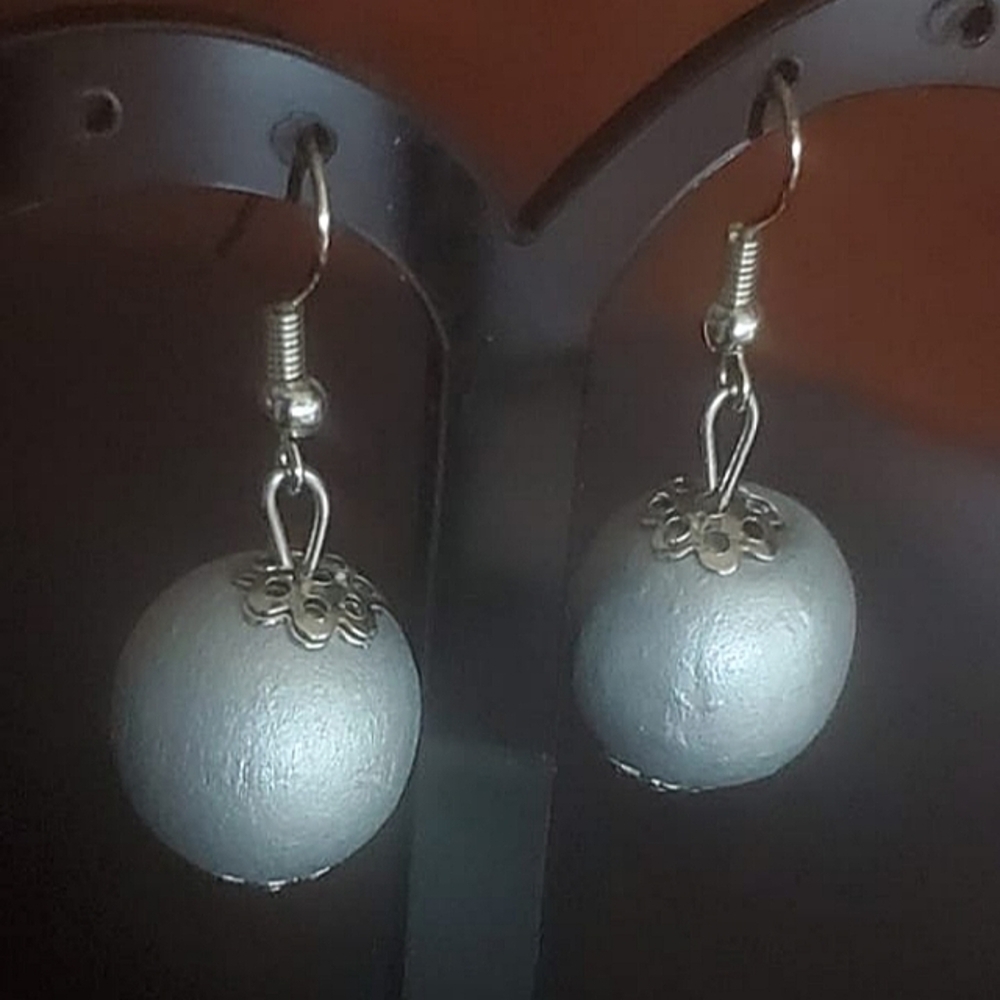 4/20 Hand Crafted Silver Dangle Earrings. 🌴